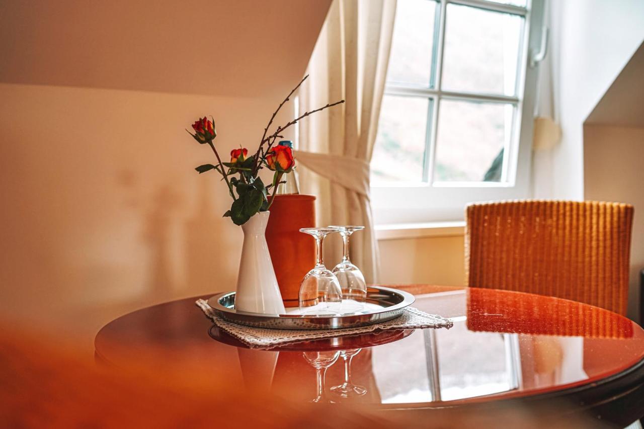 Landgasthaus Am Ufer Трабен-Трарбах Екстериор снимка