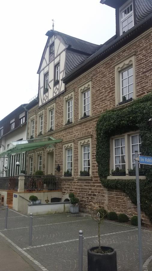 Landgasthaus Am Ufer Трабен-Трарбах Екстериор снимка